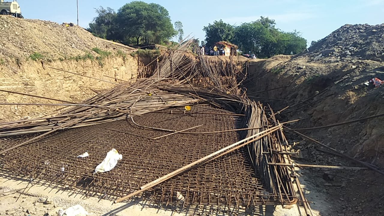 दिल्ली-मुंबई 8-लेन एक्सप्रेस-वे पर निर्माणाधीन ब्रिज गिरने से एक मजदूर की मौत अन्य 12 मजदूर गंभीर रूप से घायल | New India Times