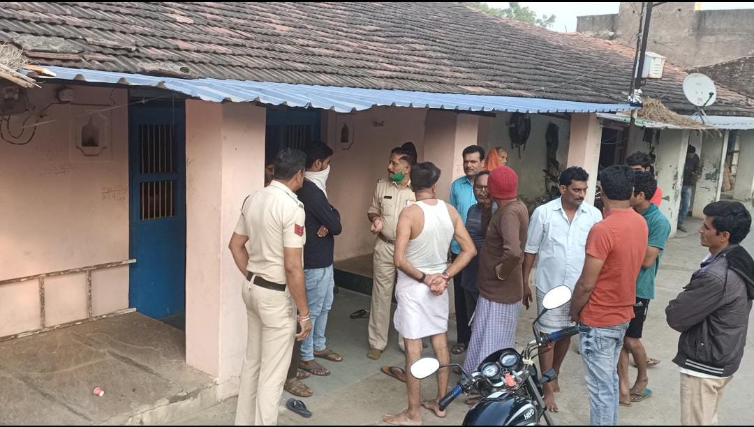 चोरों ने चार सूने मकानों को बनाया निशाना | New India Times