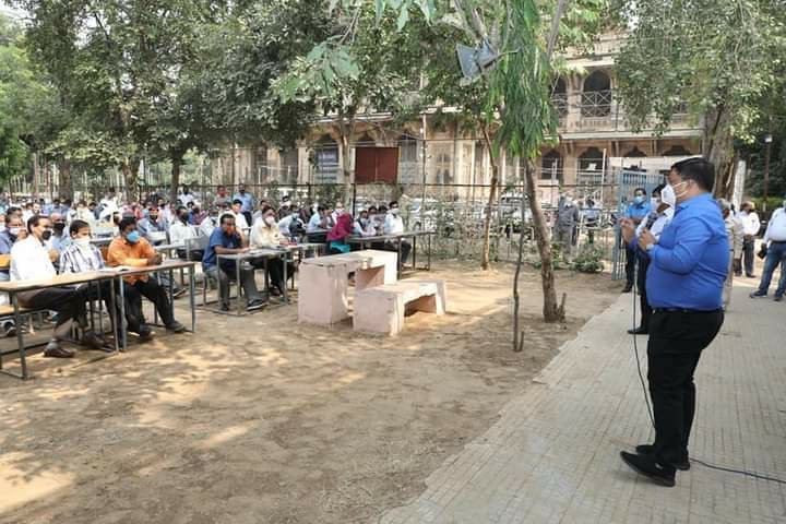 इस बार मतदान कर्मियों को मतदान सामग्री प्राप्त करने एवं जमा करने के लिये इधर उधर भटकने की आवश्यकता नहीं होगी | New India Times