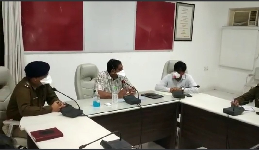मास्क नहीं पहनने वालों को भेजा जायेगा जेल, कलेक्टर ने कोरोना वायरस समीक्षा बैठक में दिए निर्देश | New India Times