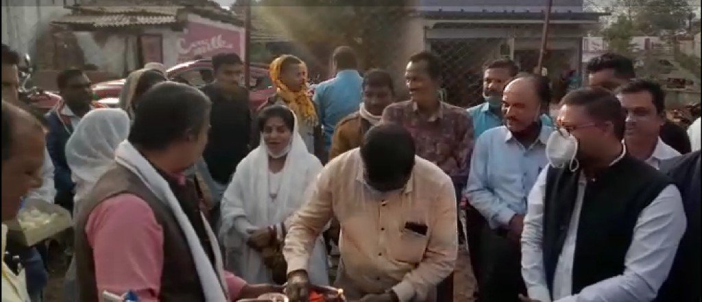 स्व० इंदिरा गांधी जी के जन्मदिन पर विधायक सुनील उईके ने दी ओपन जिम की सौगात | New India Times