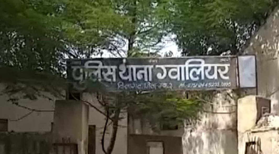 शराब के लिए पैसे नहीं दिये तो बेटे ने मां पर किए 17 गंभीर वार | New India Times