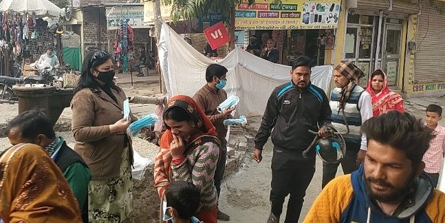 ब्रज यातायात एवं पर्यावरण जन जागरूकता समिति (रजि.) के द्वारा तेज़ी के साथ चलाया जा रहा है मास्क लगाओ महाअभियान | New India Times