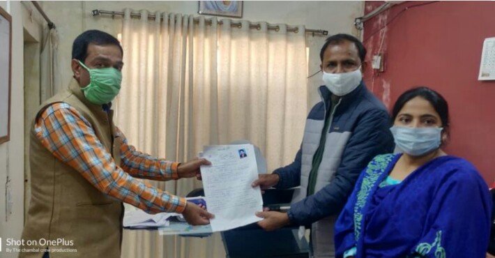 नगर परिषद धौलपुर से 32 व्यक्तियों द्वारा 38, नगर पालिका बाड़ी से 33 व्यक्तियों द्वारा 58 तथा राजाखेड़ा से 19 व्यक्तियों द्वारा 19 नामांकन भरे | New India Times