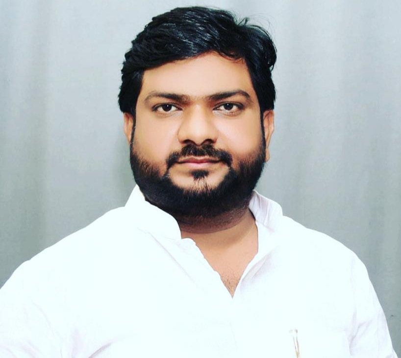 बदले की राजनीति कर रही है योगी सरकार: कमाल खान | New India Times