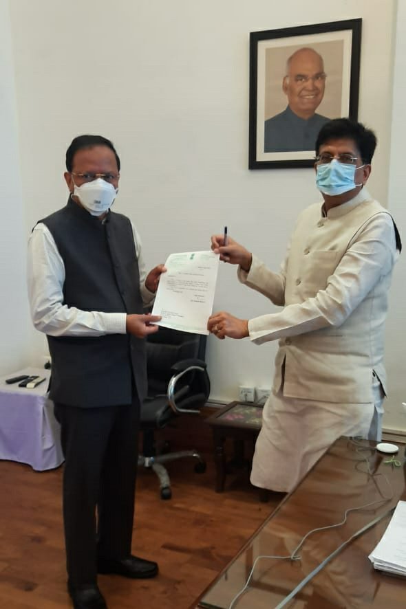 सांसद डाॅ सुभाष भामरे के प्रयासों से प्याज का निर्यात शुरु, किसानों को मिलेगा लाभ | New India Times