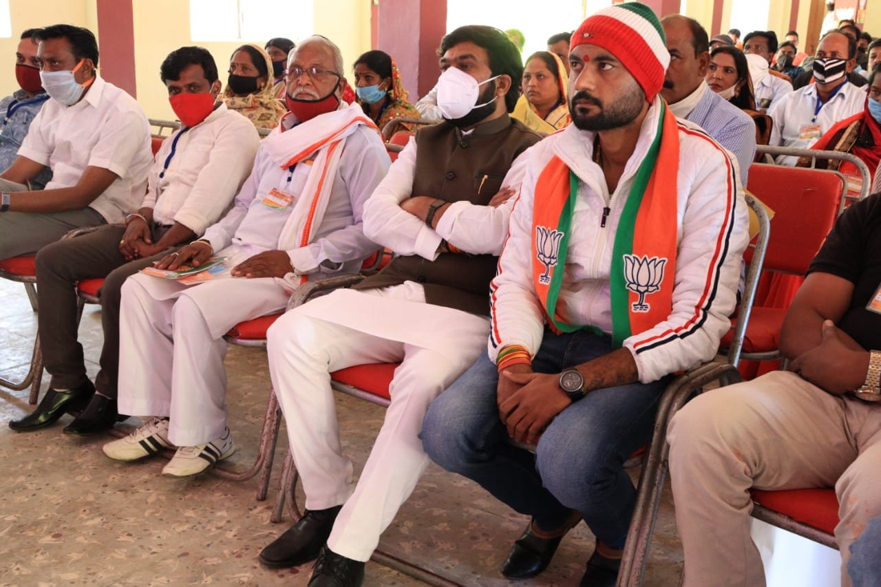 भाजपा जिलाध्यक्ष विवेक बंटी साहू प्रशिक्षण वर्ग के समापन में पहुँचकर कार्यकर्ताओं में भरा जोश | New India Times