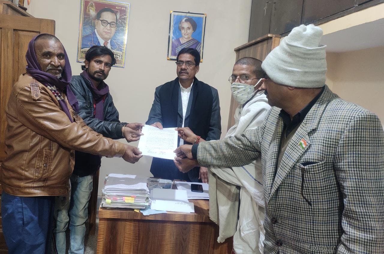 पीड़ित दलित बाबू बसोर ने मध्यप्रदेश अनुसूचित जाति विभाग कांग्रेस के प्रदेश अध्यक्ष को ज्ञापन देकर लगाई न्याय की गुहार | New India Times