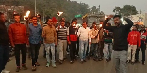 किसान आंदोलन के समर्थन में कांग्रेस का मशाल जुलूस एवं ज्ञापन | New India Times