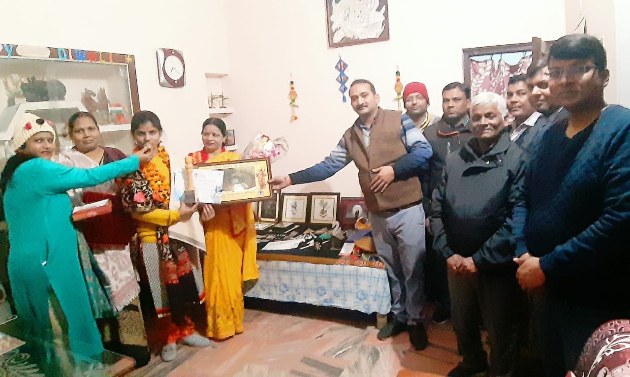 विज्ञान महोत्सव में पारंपरिक शिल्प और कला सम्मेलन एवं प्रदर्शनी में समस्या समाधान परिवार खीरी ने बनाई अपनी पहचान | New India Times