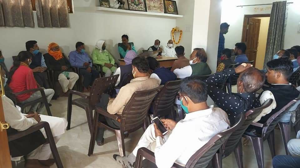 नगर कांग्रेस कमेटी के नव नियुक्त कार्यकारणी पदाधिकारियों की बैठक संपन्न, नव नियुक्त पदाधिकारियों को प्रदान किये गये नियुक्ति प्रमाण पत्र | New India Times