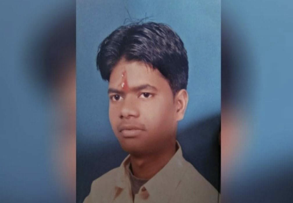 लोन कंपनी से परेशान होकर युवक ने लगाई फांसी | New India Times