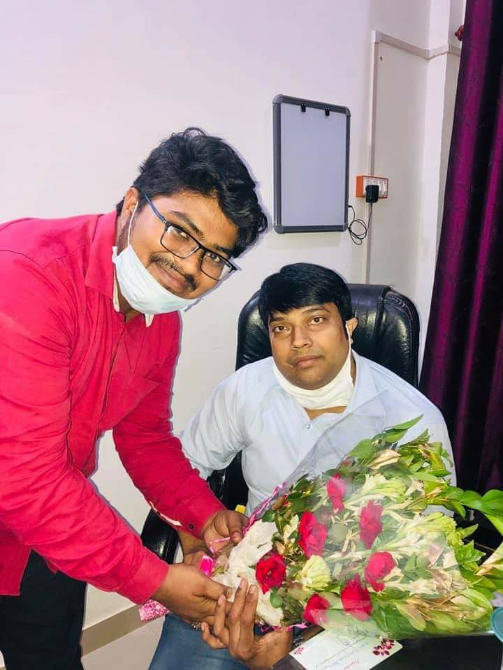 एक गरीब किसान परिवार से सरल और सहज स्वभाव के धनी डॉक्टर संतोष यादव करते हैं दिलों पर राज! | New India Times