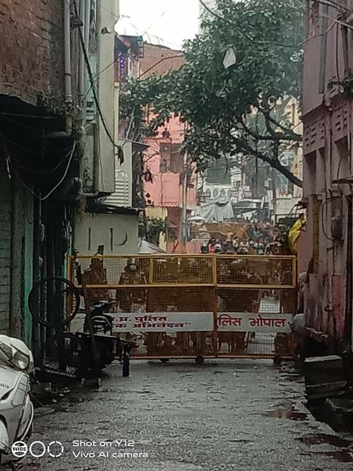 ड्रग माफिया हुकुमचंद कुचबंदिया के मकान को पुलिस व प्रशासन ने किया ज़मीदोंज | New India Times