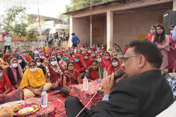 कलेक्टर धार श्री आलोक सिंह ने आज मनावर क्षेत्र का किया भ्रमण | New India Times