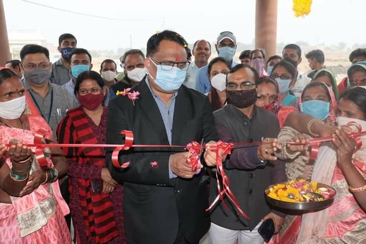 कलेक्टर धार श्री आलोक सिंह ने आज मनावर क्षेत्र का किया भ्रमण | New India Times