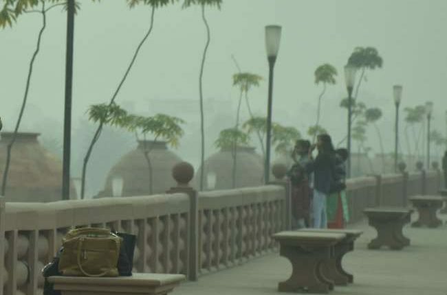 पहाड़ों से आ रही सर्द हवाओं से यूपी में गिरा तापमान, 10 डिग्री तक पहुंचा | New India Times