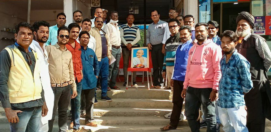 दमुआ के कांग्रेस का हल्ला बोल: डीजल, पेट्रोल, रसोई गैस के बढ़ते दामों के खिलाफ सौंपा ज्ञापन | New India Times