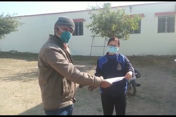 शासकीय बोर पर दबंगों का कब्जा, 300 परिवारों को उपलब्ध नहीं हो रहा है पानी, तहसीलदार को सौंपा ज्ञापन | New India Times