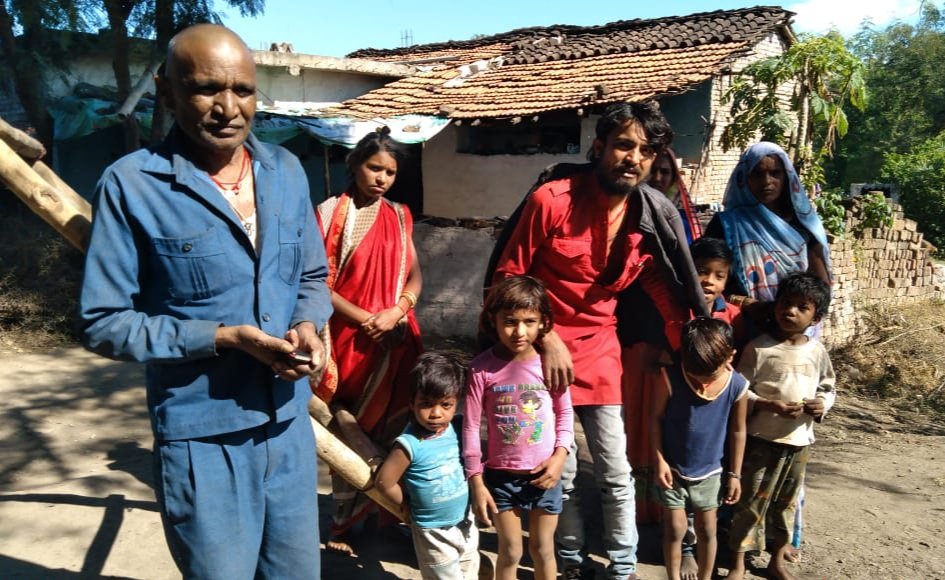 181 की शिकायत जबरदस्ती बंद कराने व आवेदक से ही मारपीट करने के मामले में एसपी ने थाना प्रभारी संगीता सिंह को थाने से हटाया | New India Times