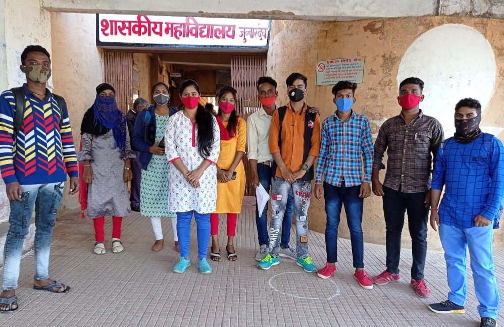 उचित कार्यवाही की मांग को लेकर विद्यार्थियों ने एसडीएम एवं विधायक को सौंपा ज्ञापन | New India Times