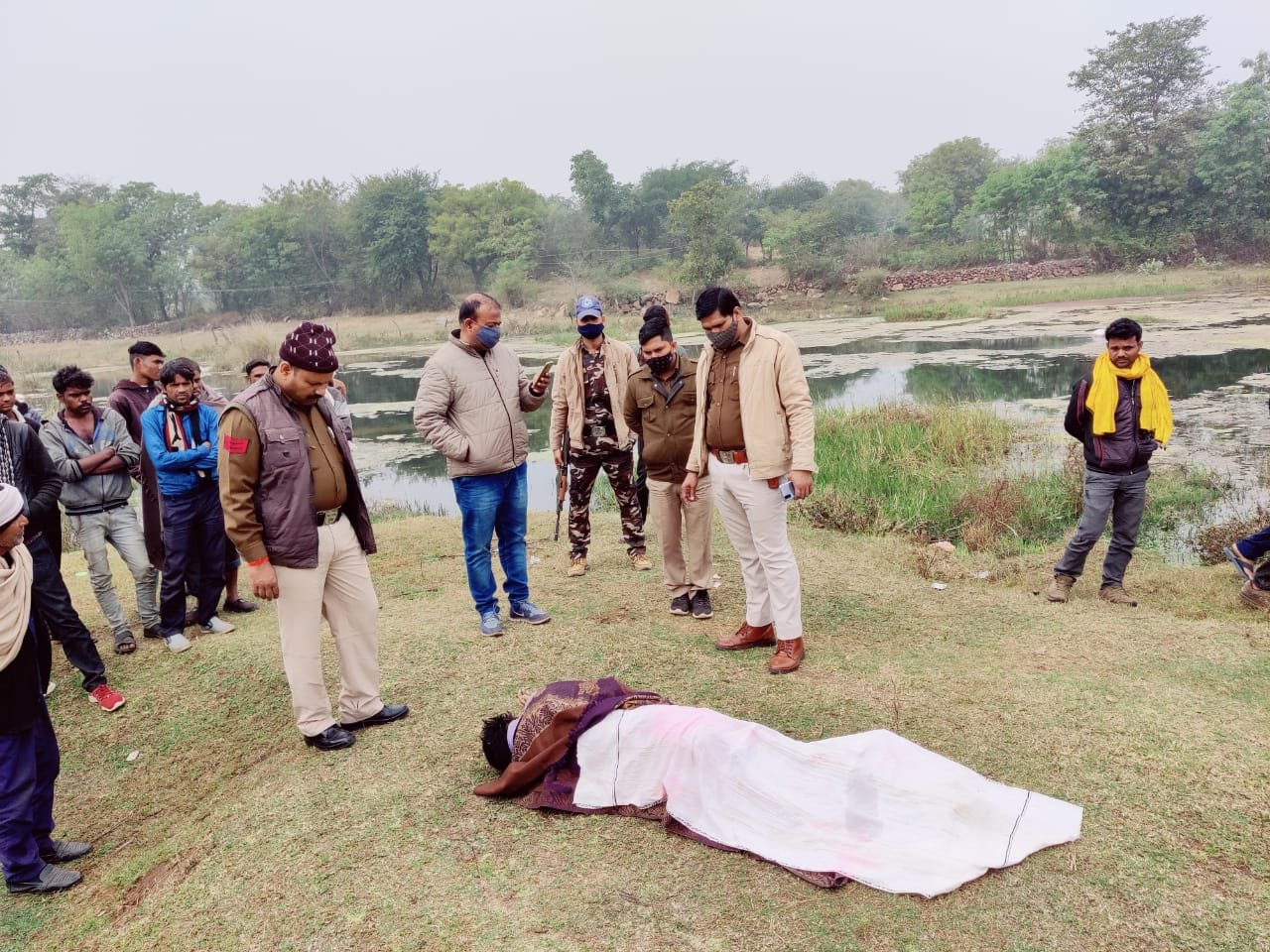 पत्नी ने ही प्रेमी से मिलकर करवाई पति की हत्या, 10 घंटे में ही पुलिस ने गुत्थी सुलझाते हुए आरोपियों को किया गिरफ्तार | New India Times