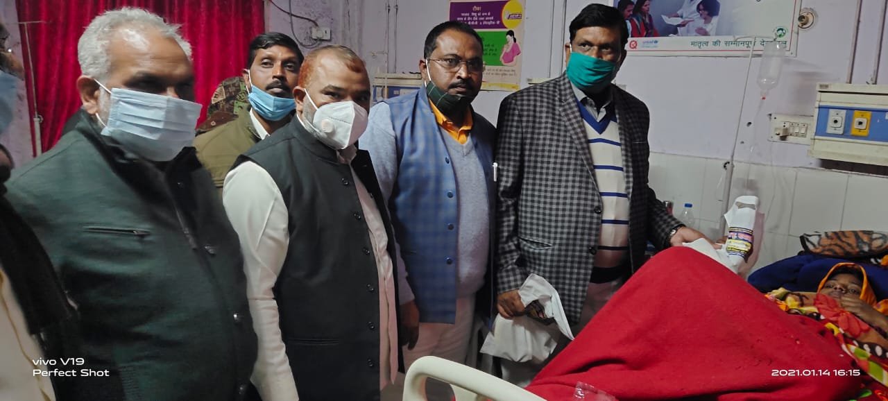 बहुजन समाज पार्टी सिद्धार्थनगर के तत्वाधान में बीएसपी की राष्ट्रीय अध्यक्ष व पूर्व मुख्यमंत्री सुश्री मायावती जी के 65 वें जन्मदिवस पर जिला चिकित्सालय में बांटे गए फल | New India Times