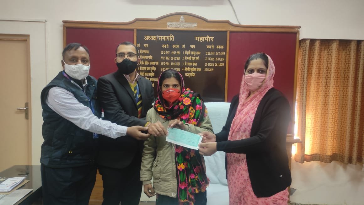 कौसल्या के सपनों को दी महापौर ने उड़ान, पिंक आटो के लिए दी गई ऋण राशि | New India Times