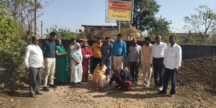 जुन्नारदेव के वार्ड- 17 में बनेगी सीसी रोड, बनने वाली सी सी रोड का पालिका अध्यक्ष ने किया भूमिपूजन | New India Times