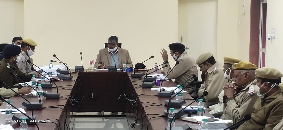 गणतंत्र दिवस पर जिले में पुलिस व्यवस्था को लेकर पुलिस अधीक्षक केसर सिंह शेखावत ने अधिकारियों की बैठक लेकर दिए सख्त निर्देश | New India Times