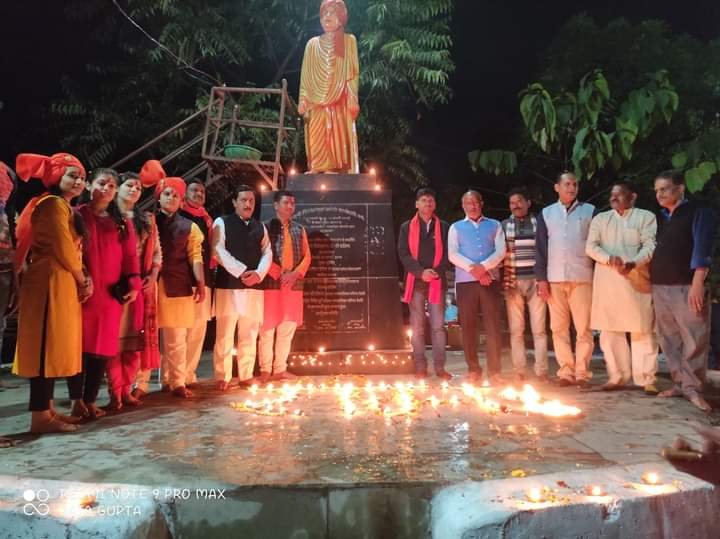 अयोध्या में राम मंदिर निर्माण को लेकर निकाली गई रथ यात्रा, जगह जगह राम भक्तों ने किया स्वागत | New India Times