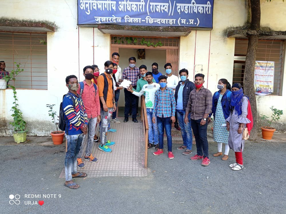 उचित कार्यवाही की मांग को लेकर विद्यार्थियों ने एसडीएम एवं विधायक को सौंपा ज्ञापन | New India Times