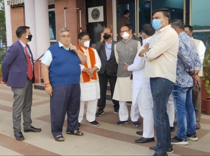 खंडवा संसदीय क्षेत्र के लोकप्रिय सांसद की हालत नाजुक, मध्य प्रदेश के मुख्यमंत्री के मार्गदर्शन में इलाज हेतु किया गया दिल्ली रेफर | New India Times