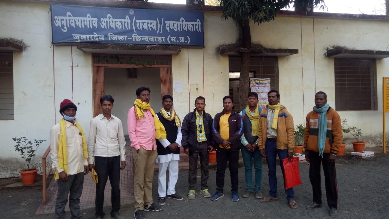 गोंडवाना महासभा कोयतुर ने जुन्नारदेव एसडीएम को ज्ञापन सौंप कर किया दमुआ थाना प्रभारी को सस्पेंड करने की मांग | New India Times