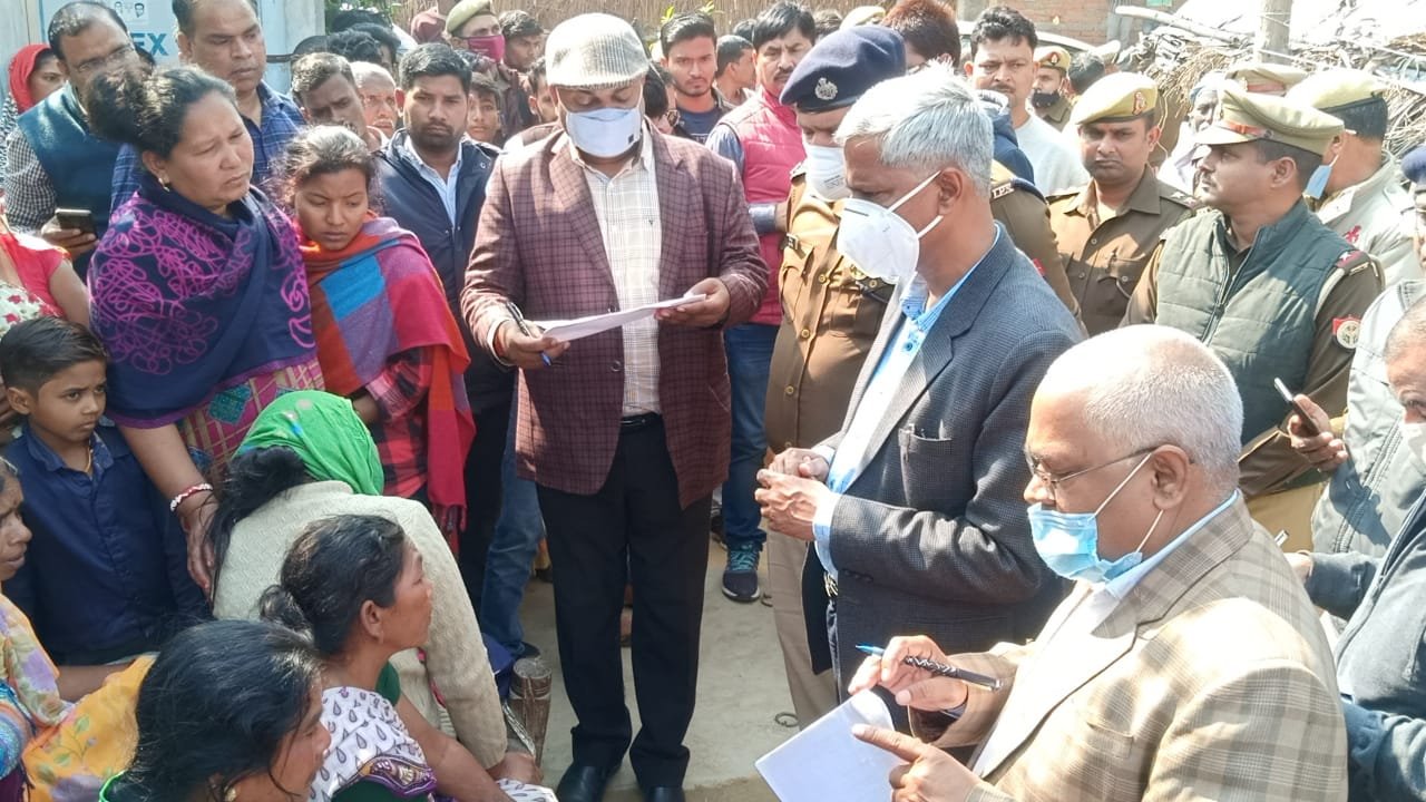 उत्तराखण्ड त्रासदी में लापता मजदूरों के परिजनों से मिलने पहुंचे डीएम- एसपी, सूचीबद्ध लापता मजदूरों की जानकारी राहत आयुक्त व उत्तराखंड के अधिकारियों से साझा कर जुटा रहे हैं जानकारी | New India Times