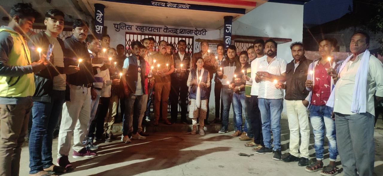 पुलवामा के शहीदों की शहादत को किया नमन, युवा कांग्रेस ने मोमबत्ती जलाकर दी श्रद्धान्जली | New India Times