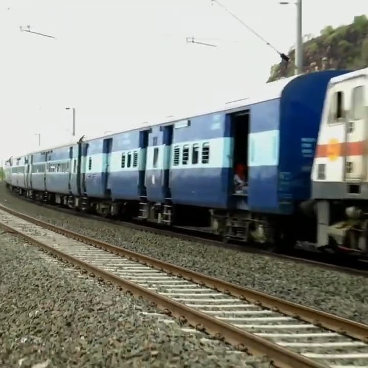 कोरोना काल से बंद पड़ी फास्ट पैसेंजर ट्रेन एवं पातालकोट एक्सप्रेस का यात्रियों को है इंतजार, 1 साल होने को है आखिर कब चालू होगी ट्रेन, बस ऑटो के किराए अधिक होने से आम इंसान कशमकश में | New India Times