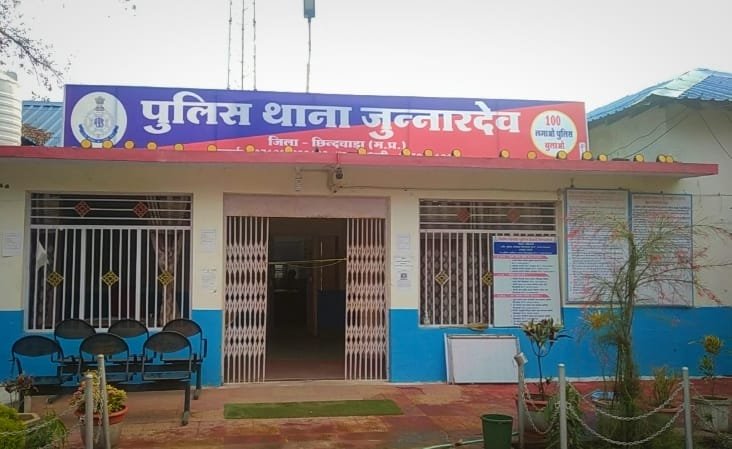 थाना जुन्नारदेव के स्टाफ द्वारा की गई वाहन चेकिंग, बिना माक्स और तीन सवार टू व्हीलर पर होगी कार्रवाई | New India Times