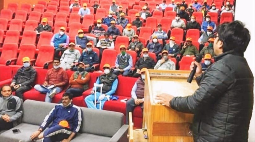 गंदगी के खिलाफ सतर्क होकर छेड़े अभियान: निगमायुक्त ग्वालियर | New India Times