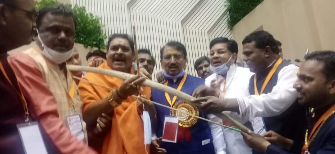 गुरु रविदास जी के 644 वें जन्मदिवस पर राष्ट्रीय अधिवेशन संपन्न, गौ रक्षा वाहिनी के जिला अध्यक्ष राजू धानक ने भी की शिरकत | New India Times