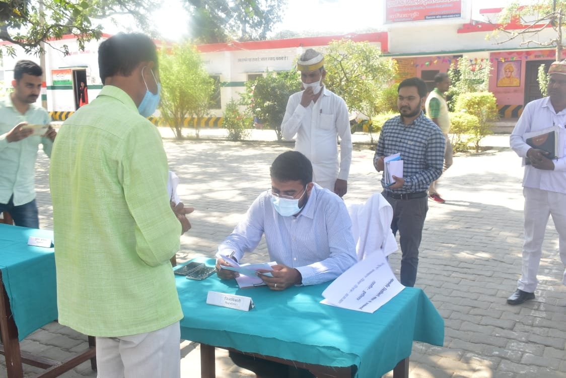 तहसील डुमरियागंज में जिलाधिकारी दीपक मीणा की अध्यक्षता तथा पुलिस अधीक्षक राम अभिलाष त्रिपाठी की उपस्थिति में तहसील समाधान दिवस का हुआ आयोजन | New India Times