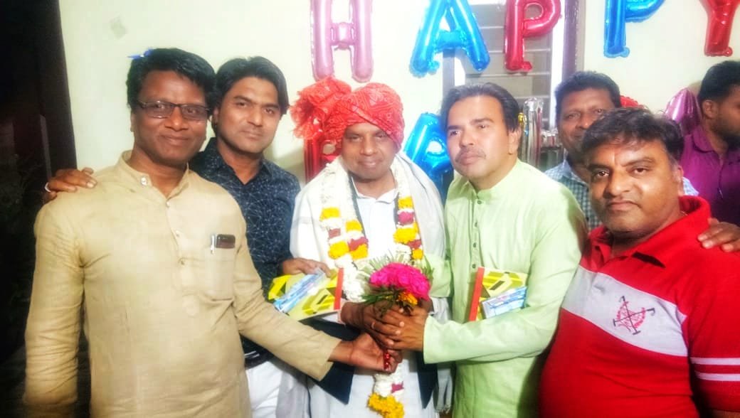 क्षेत्रीय विधायक वीर सिंग भुरिया ने अपना 55 वां जन्मदिन नगर के पत्रकारों के साथ बड़ी सादगी से मनाया | New India Times