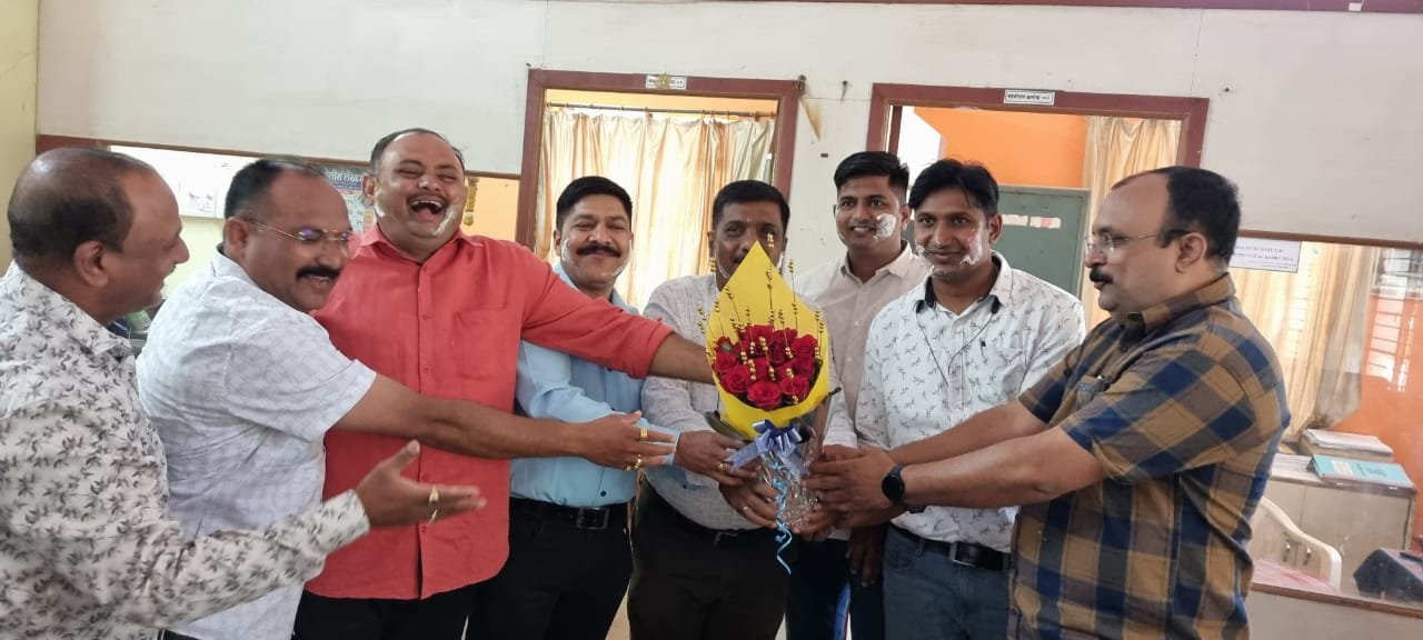 क्राइम ब्रांच थाने में पुलिस कर्मियों का मनाया गया जन्म दिन, कोरोना प्रोटोकॉल का नहीं किया गया पालन | New India Times