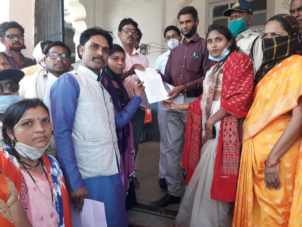 अखिल भारतीय साक्षरता प्रेरक मोर्चा ने अंतर्राष्ट्रीय महिला दिवस को निष्कासित प्रेरक उत्पीड़न दिवस के रुप में मनाया, बंद पड़े साक्षर भारत मिशन के 24000 साक्षरता संविदा प्रेरकों की सेवा बहाली की मांग | New India Times