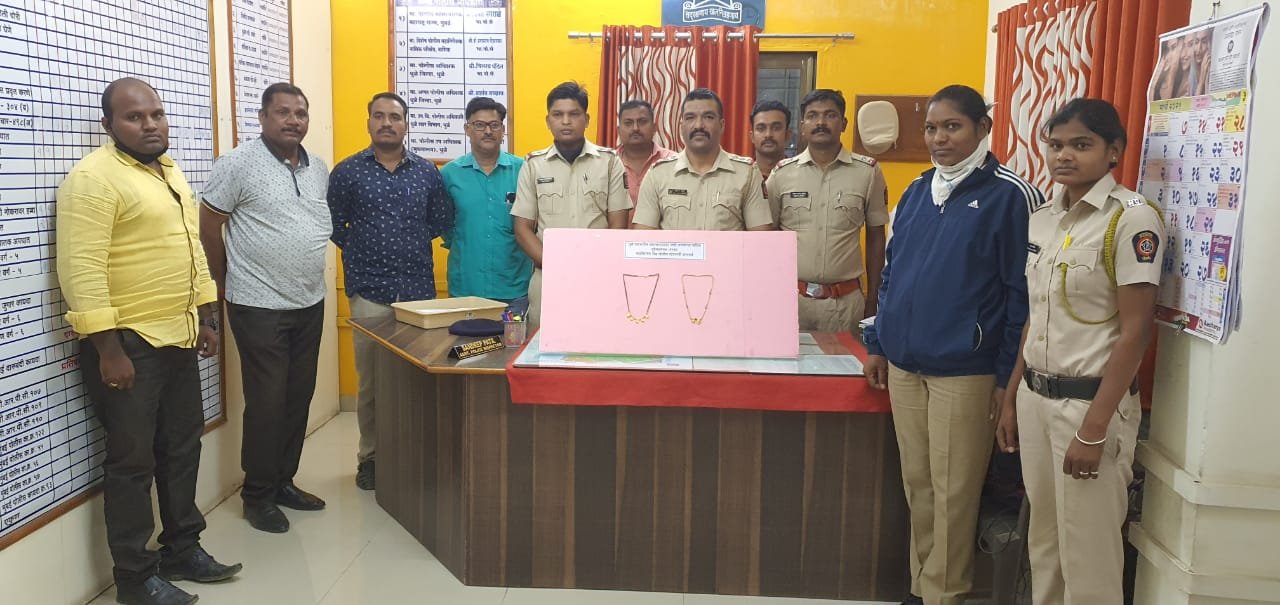 बस स्टैंड से चोरी करने वाली दो महिलाओं का पर्दाफाश | New India Times