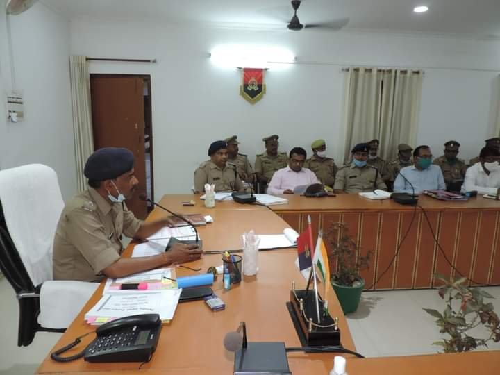 श्री राम अभिलाष त्रिपाठी पुलिस अधीक्षक सिद्धार्थनगर की अध्यक्षता में मासिक अपराध गोष्ठी का हुआ आयोजन | New India Times