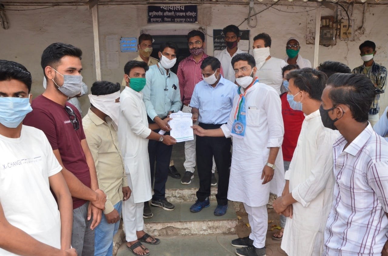 एनएसयूआई ने मध्य प्रदेश के मुख्यमंत्री के नाम एसडीएम बुरहानपुर को सौंपा ज्ञापन | New India Times