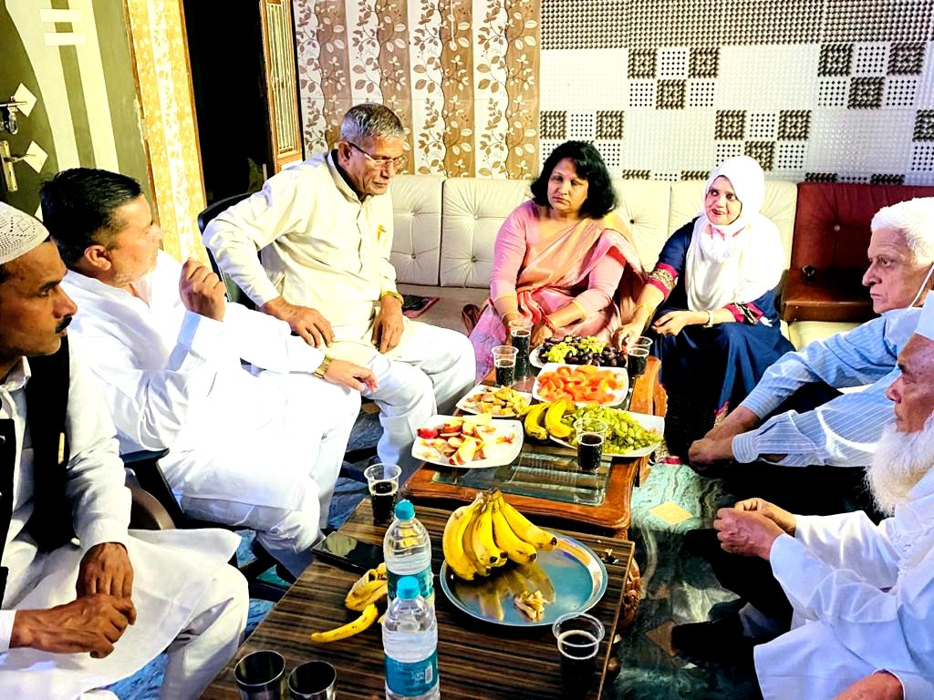 मुगल बादशाह बहादुरशाह जफर की पड़पोत्र वधु पहुंची बागपत | New India Times