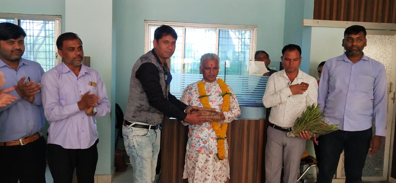 कौशर अली फाउंडेशन ने केसीसी ऑफिस गुढ़ी में किया आयुर्वेदाचार्य डॉक्टर टाटा का सम्मान | New India Times