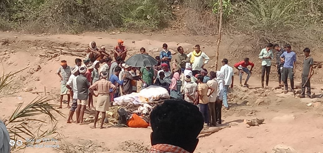 आदिवासी समाज के सामाजिक कार्यकर्ता मगन कलेश का हुआ निधन, नम आंखों से किया गया अंतिम संस्कार | New India Times